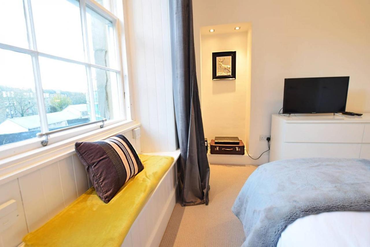 Joivy Modern City Centre Flat Next To Calton Hill Edimburgo Esterno foto
